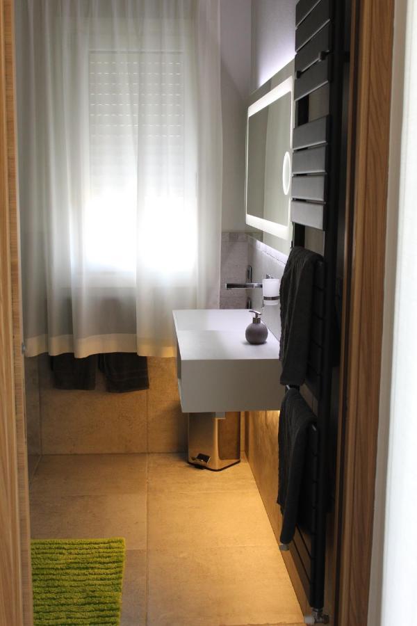 Villa Martina Luxury Rooms Desenzano del Garda Exterior photo