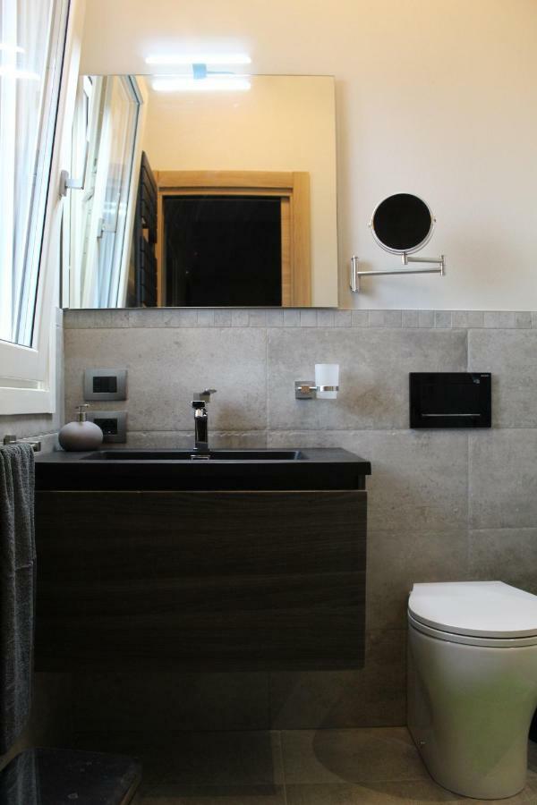Villa Martina Luxury Rooms Desenzano del Garda Exterior photo