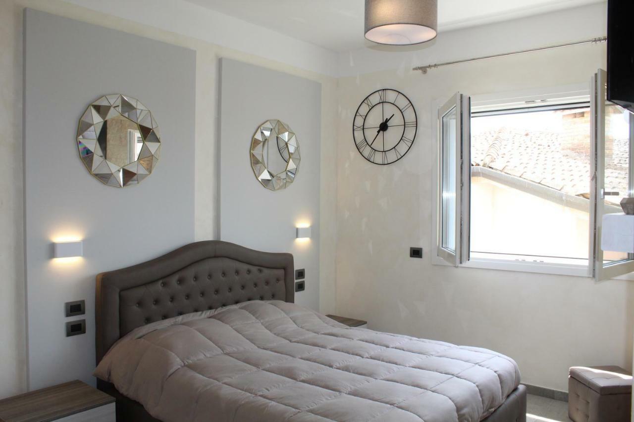 Villa Martina Luxury Rooms Desenzano del Garda Exterior photo
