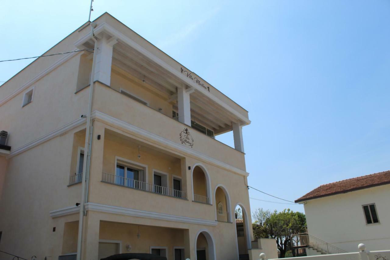 Villa Martina Luxury Rooms Desenzano del Garda Exterior photo